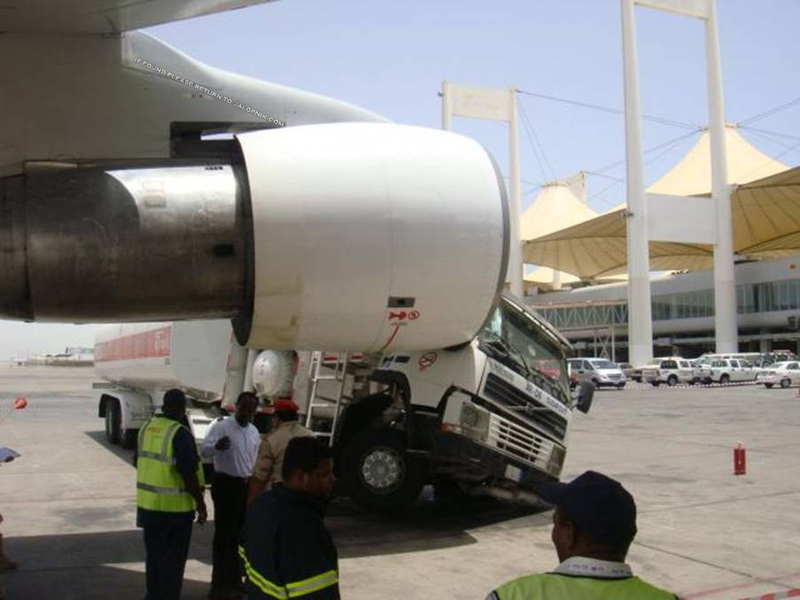 Illustration for article titled Iranian passenger jet crashes into refueling truck